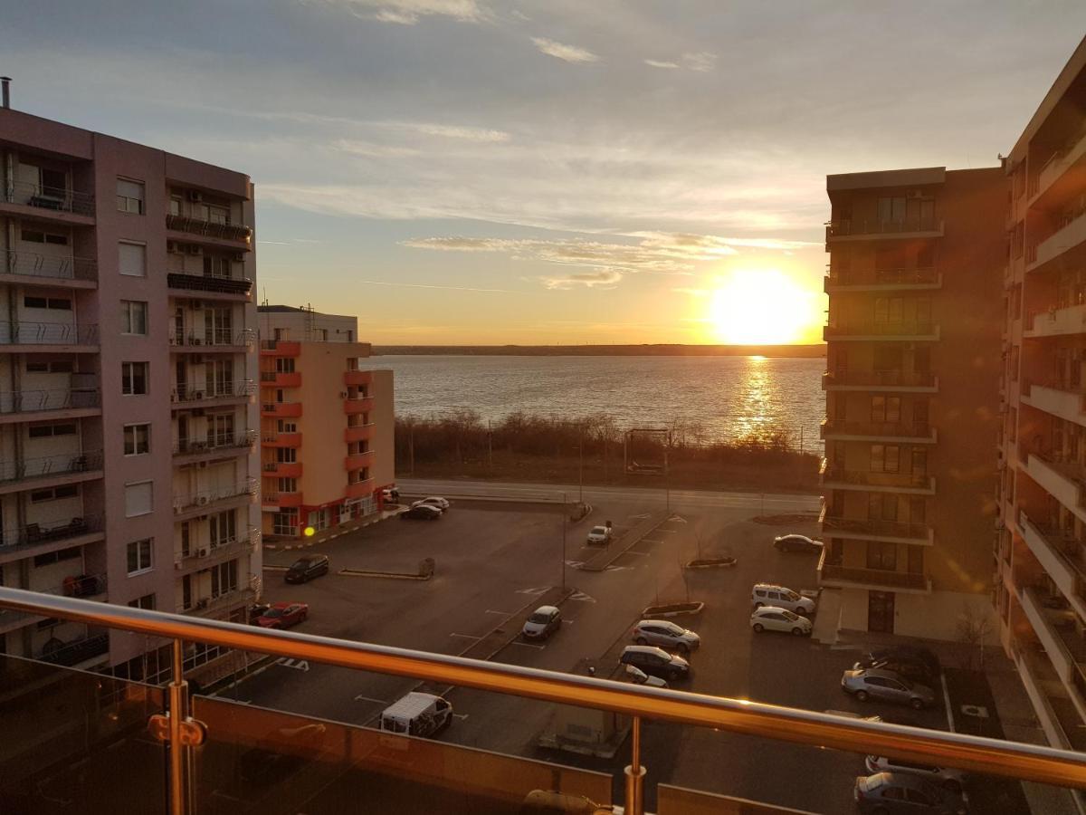 Summerland Beach&Sun Apartments Mamaia Ngoại thất bức ảnh